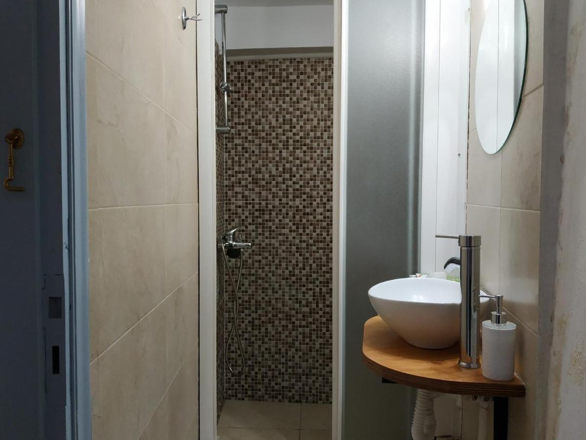 Aithra -Cosy Studio In Centre Of Poros Poros Town Extérieur photo